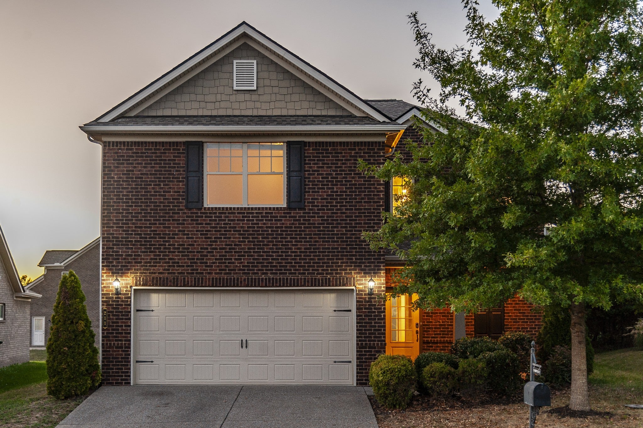 211 Hempstead Ct