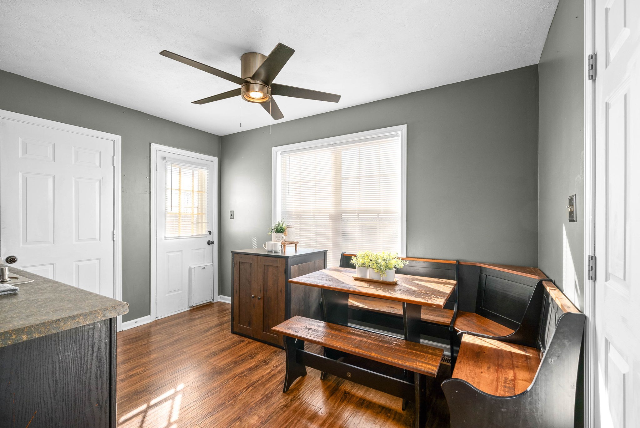 Oak Grove, Kentucky 42262, United States, 4 Bedrooms Bedrooms, ,2 BathroomsBathrooms,Residential,Pending,88466