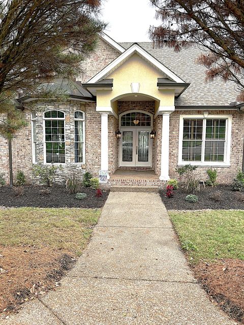 247 Woods Ferry Cir Gallatin TN 37066