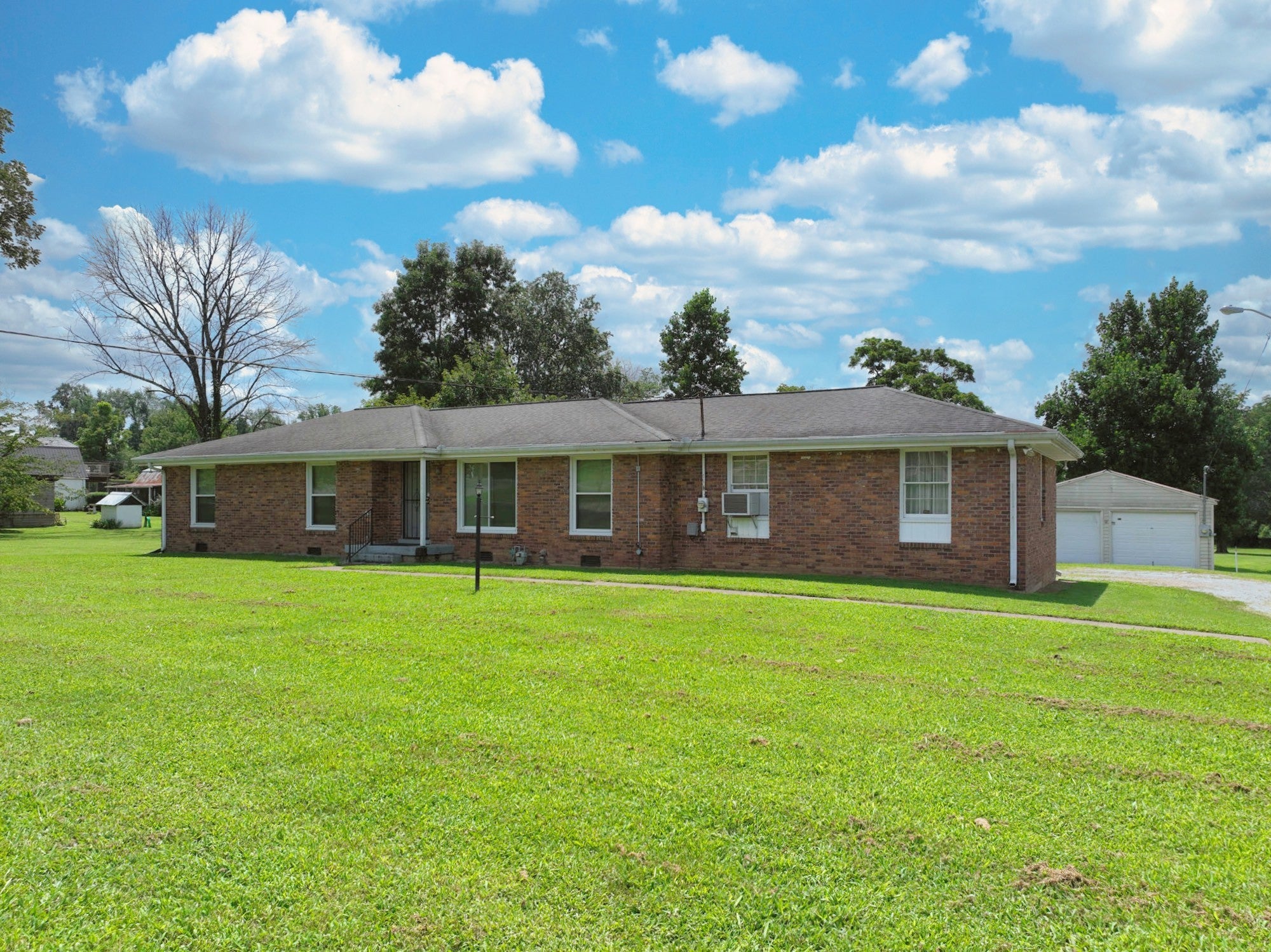 3-bed listing at 1544 Neelys Bend Rd, Madison