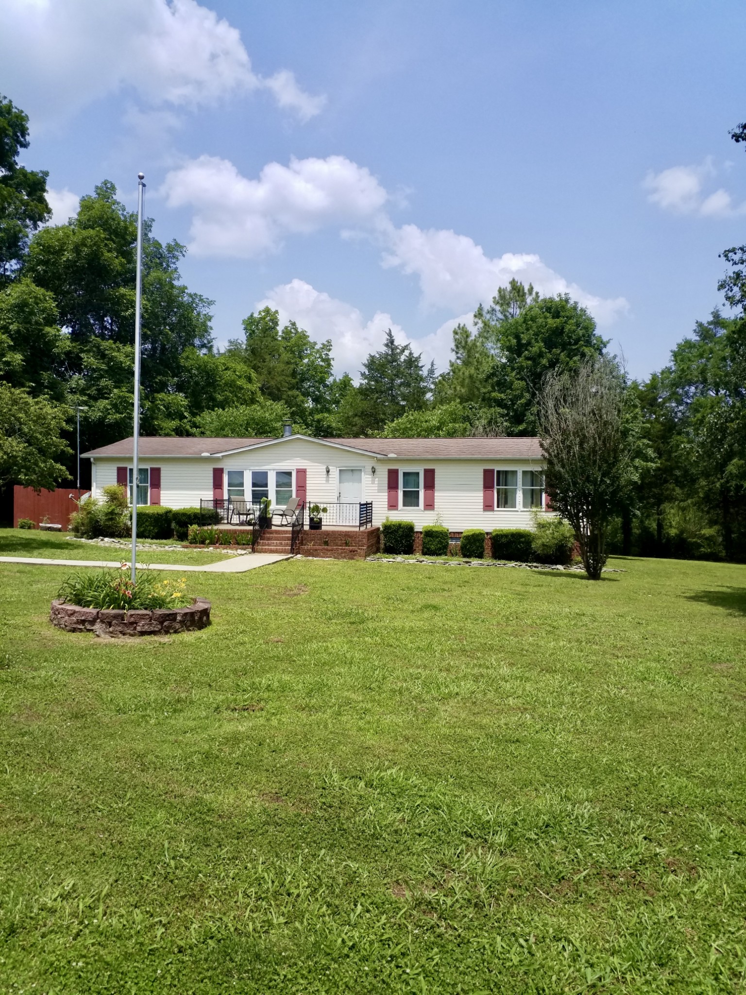 42 Paradise Hills Ln