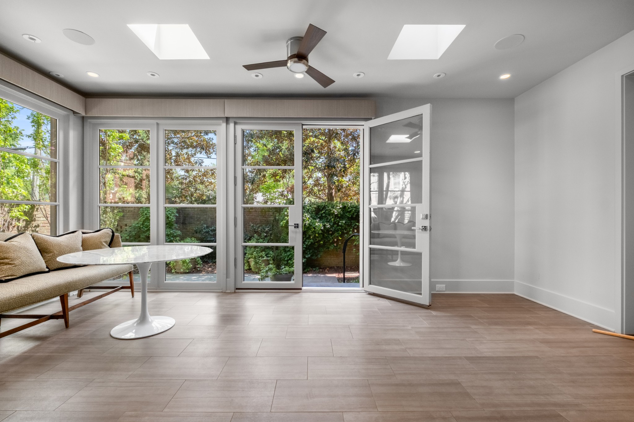 3737 West End Ave Residence 102
