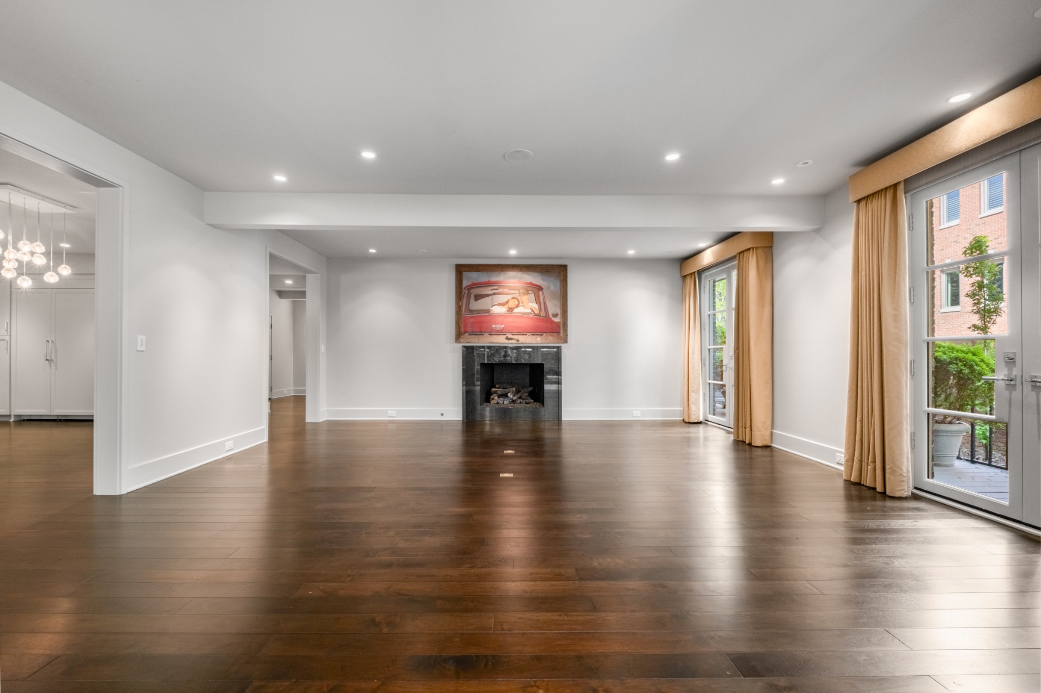 3737 West End Ave Residence 102