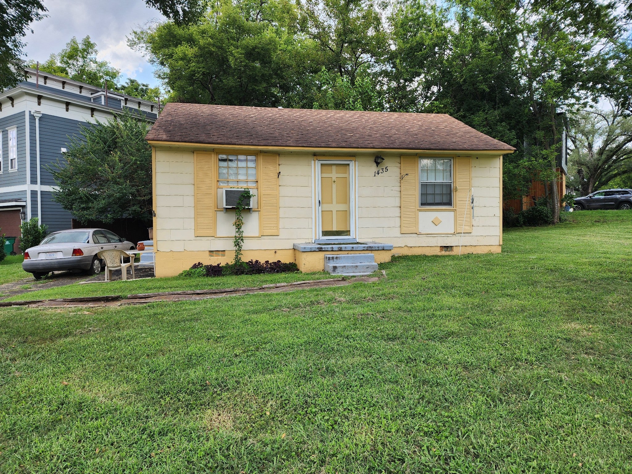 1435 Electric Ave