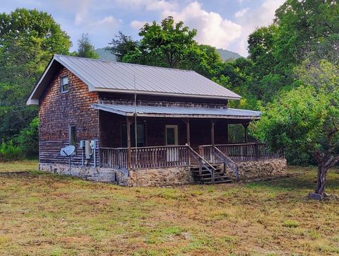 1935 Fairview Rd Tellico Plains TN 37385