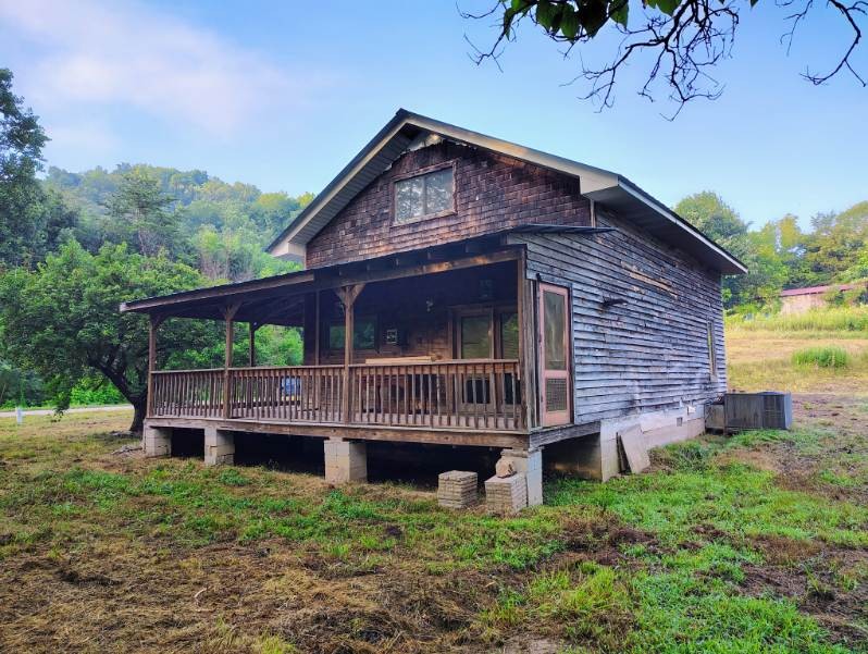 1935 Fairview Rd