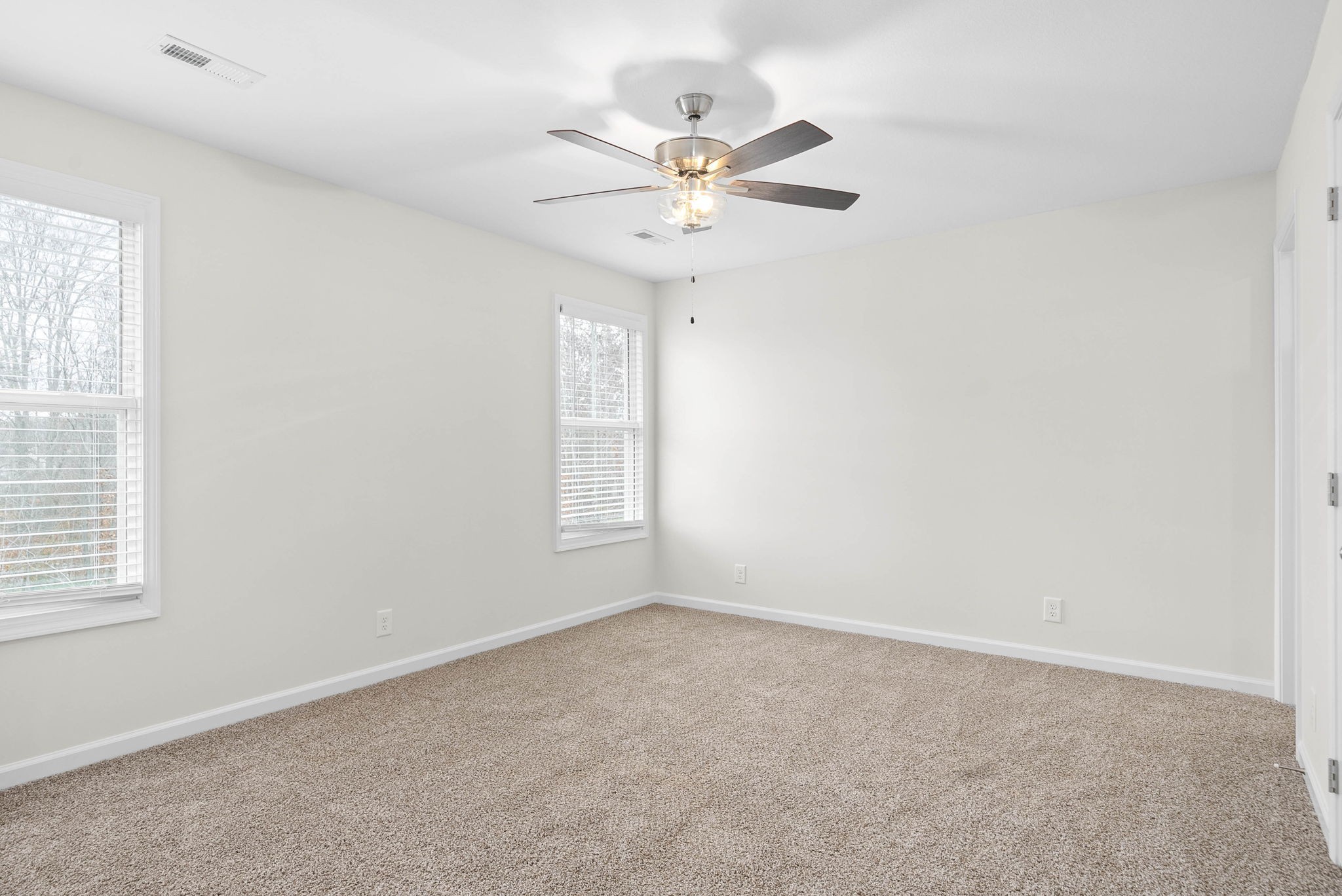 Clarksville, Tennessee 37040, United States, 3 Bedrooms Bedrooms, ,3 BathroomsBathrooms,Residential,Active,126730