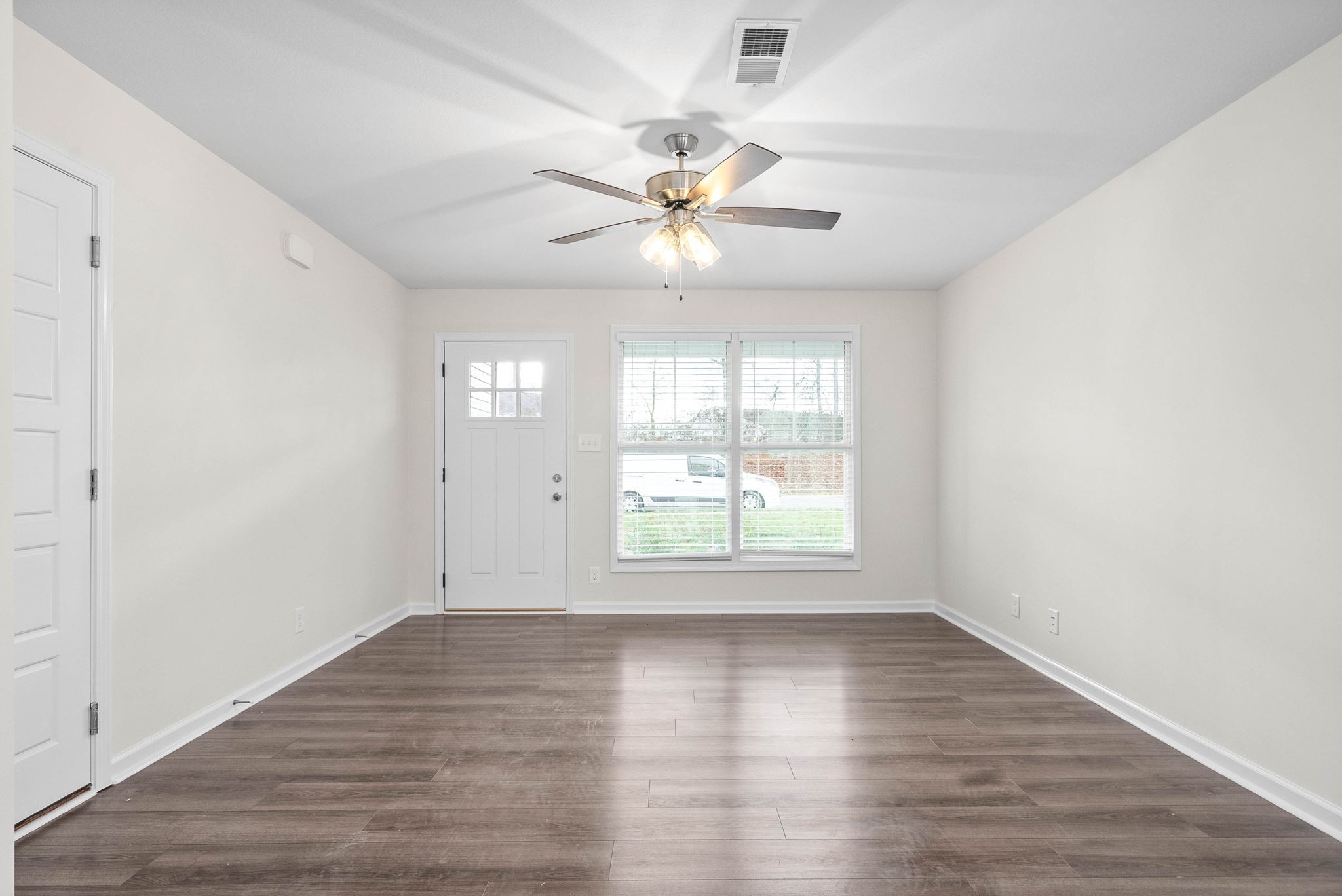 Clarksville, Tennessee 37040, United States, 3 Bedrooms Bedrooms, ,3 BathroomsBathrooms,Residential,Active,126730