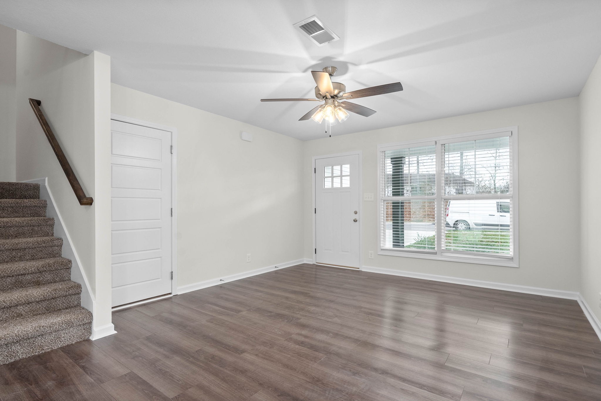 Clarksville, Tennessee 37040, United States, 3 Bedrooms Bedrooms, ,3 BathroomsBathrooms,Residential,Active,126730