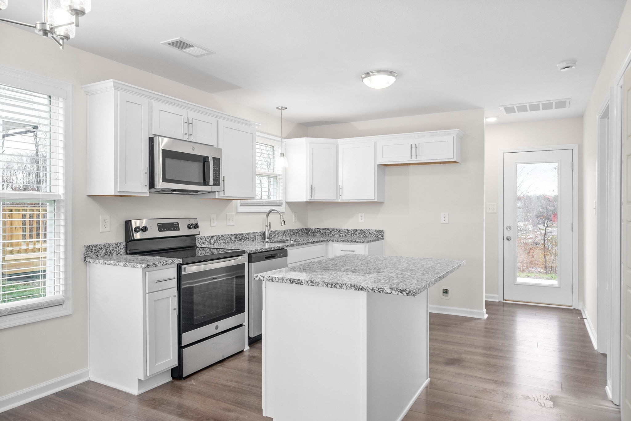 Clarksville, Tennessee 37040, United States, 3 Bedrooms Bedrooms, ,3 BathroomsBathrooms,Residential,Active,126730