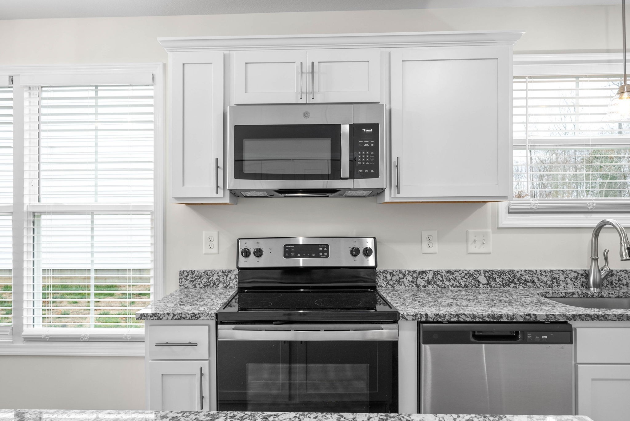 Clarksville, Tennessee 37040, United States, 3 Bedrooms Bedrooms, ,3 BathroomsBathrooms,Residential,Active,126730