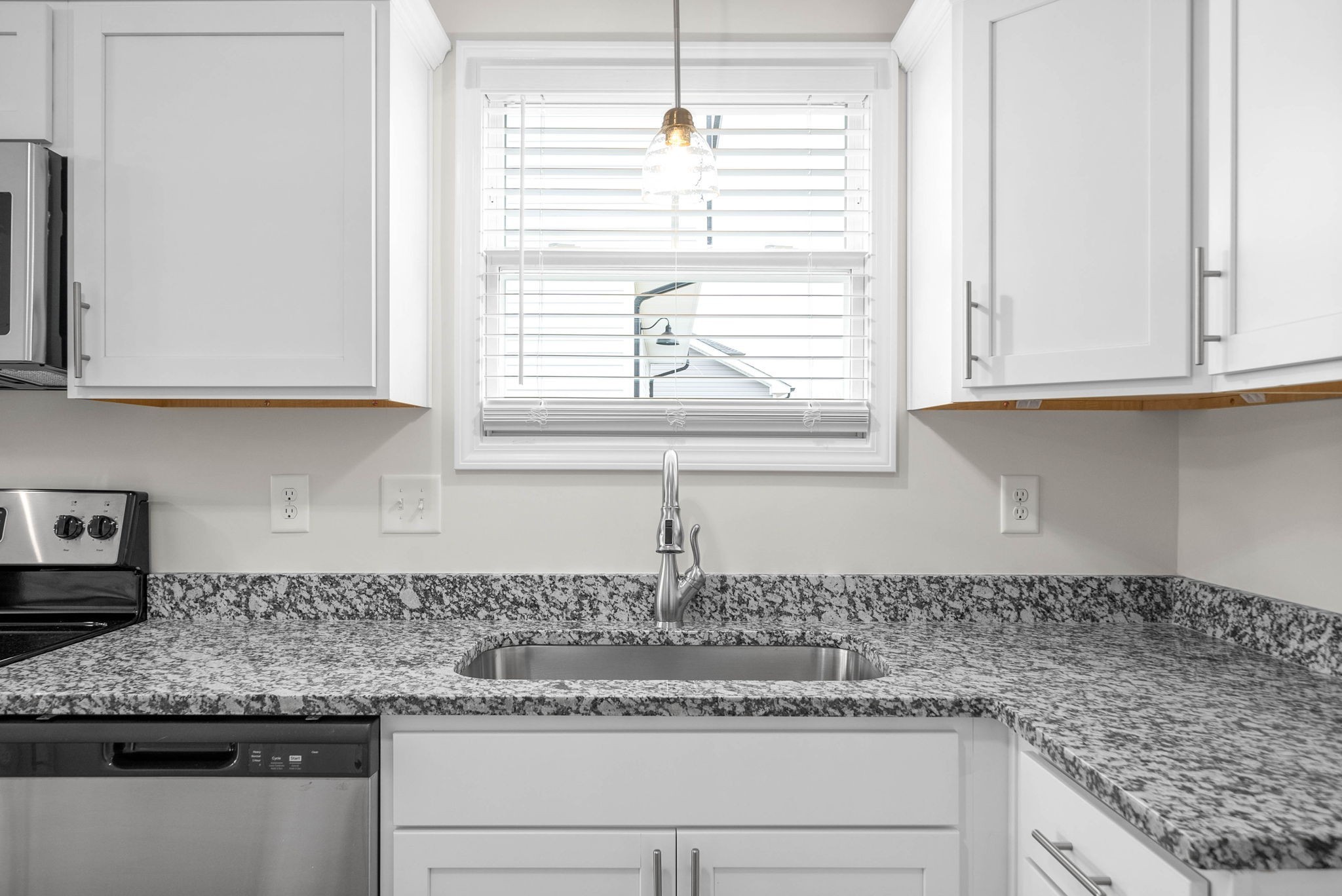 Clarksville, Tennessee 37040, United States, 3 Bedrooms Bedrooms, ,3 BathroomsBathrooms,Residential,Active,126730