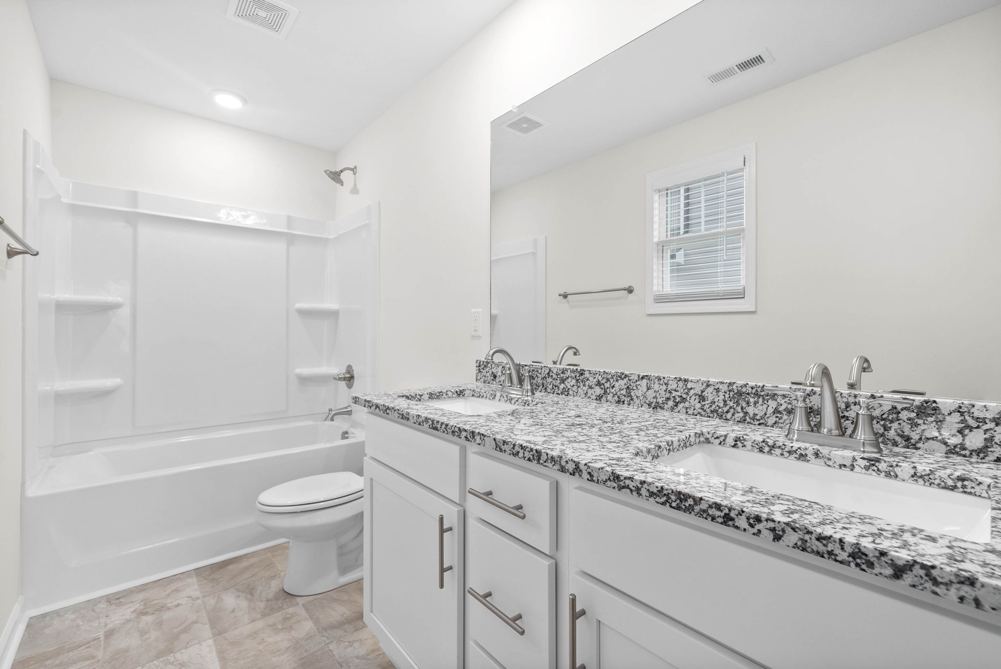 Clarksville, Tennessee 37040, United States, 3 Bedrooms Bedrooms, ,3 BathroomsBathrooms,Residential,Active,126730