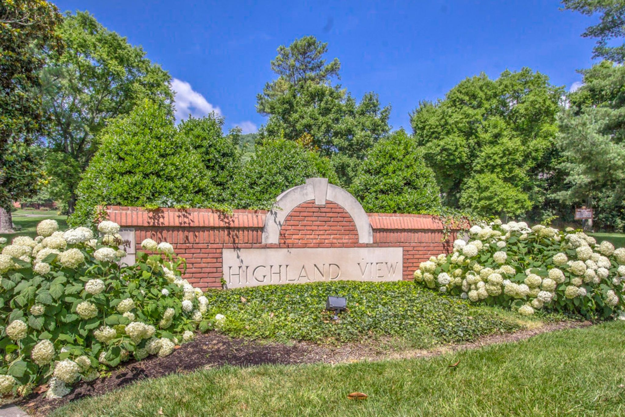 705 Roantree Dr