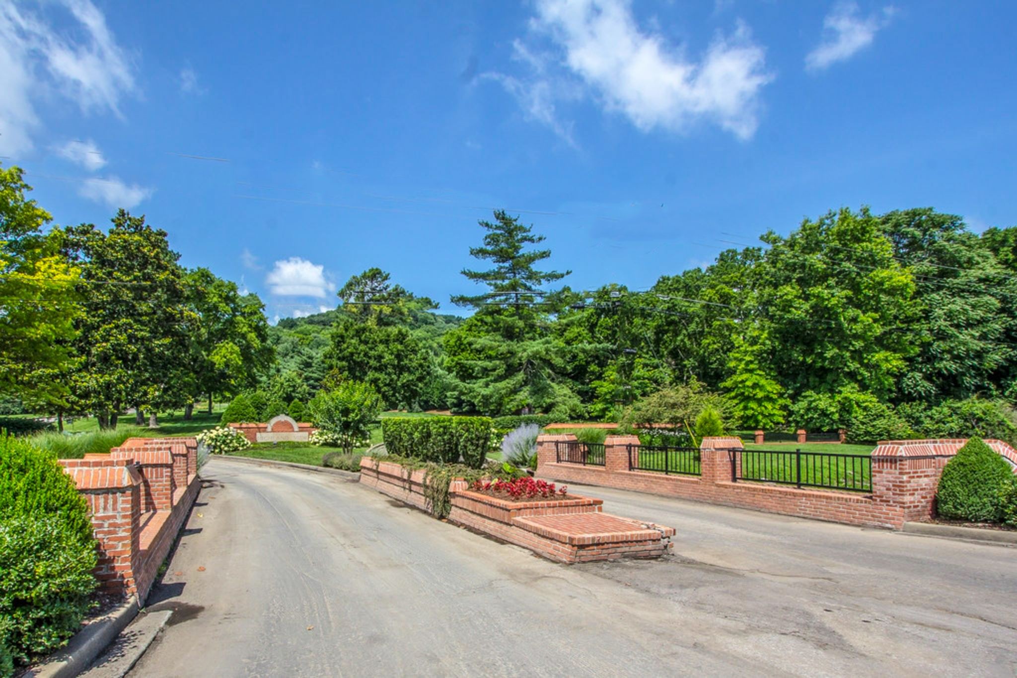 705 Roantree Dr