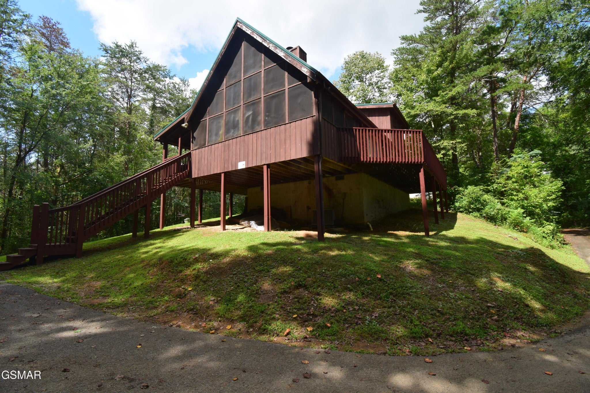 1502 Ridgecrest Drive