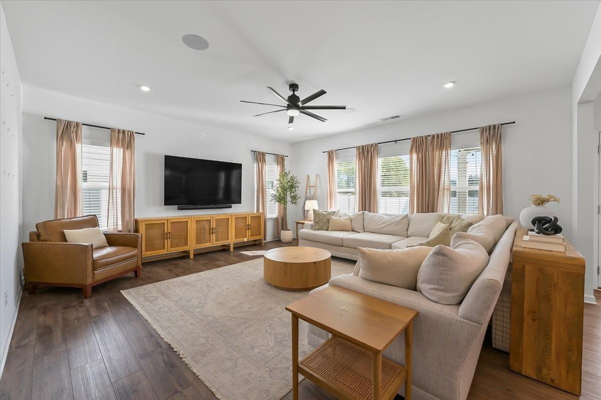 118 Gatwick Dr