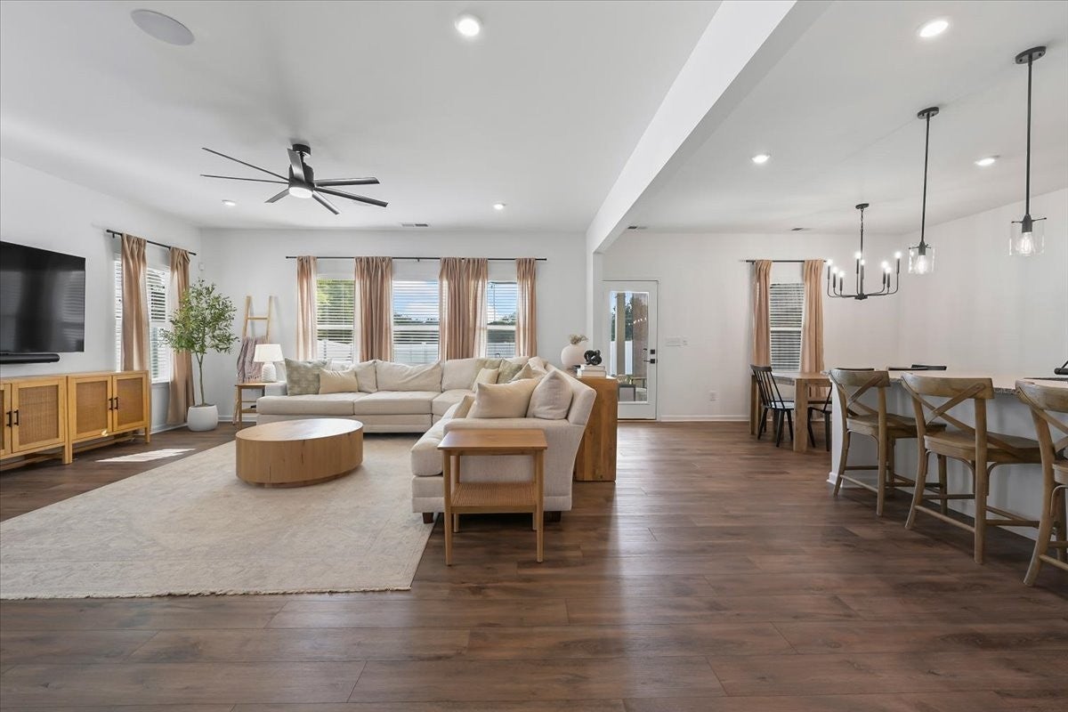 118 Gatwick Dr