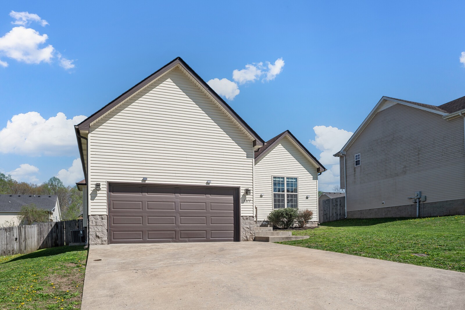 1277 Morstead Dr