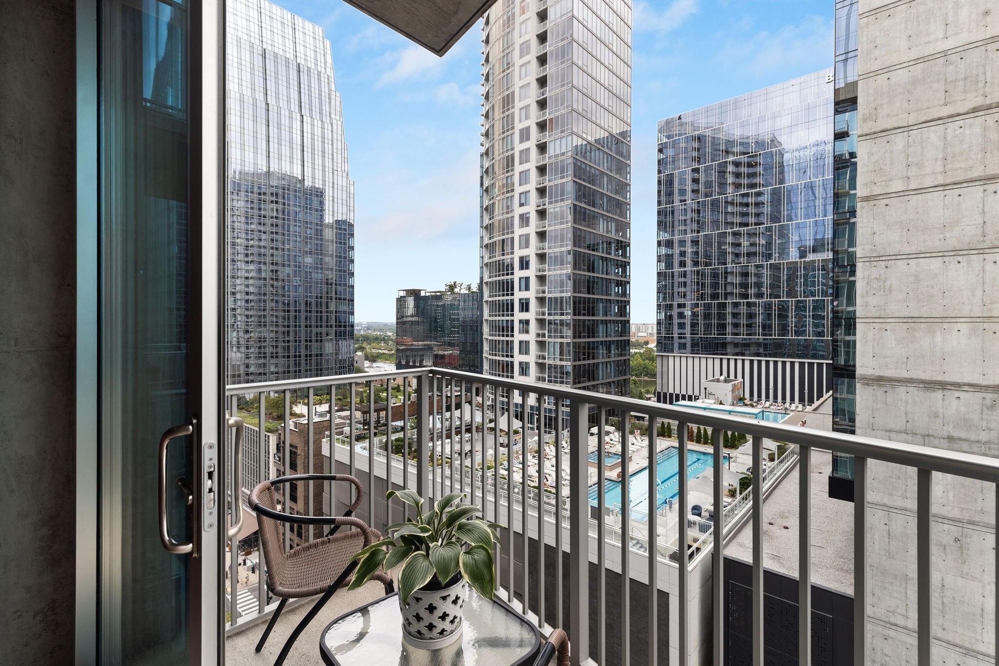 301 Demonbreun St 1313