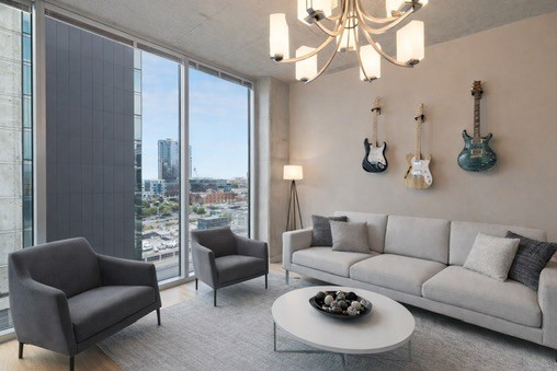 301 Demonbreun St 1313