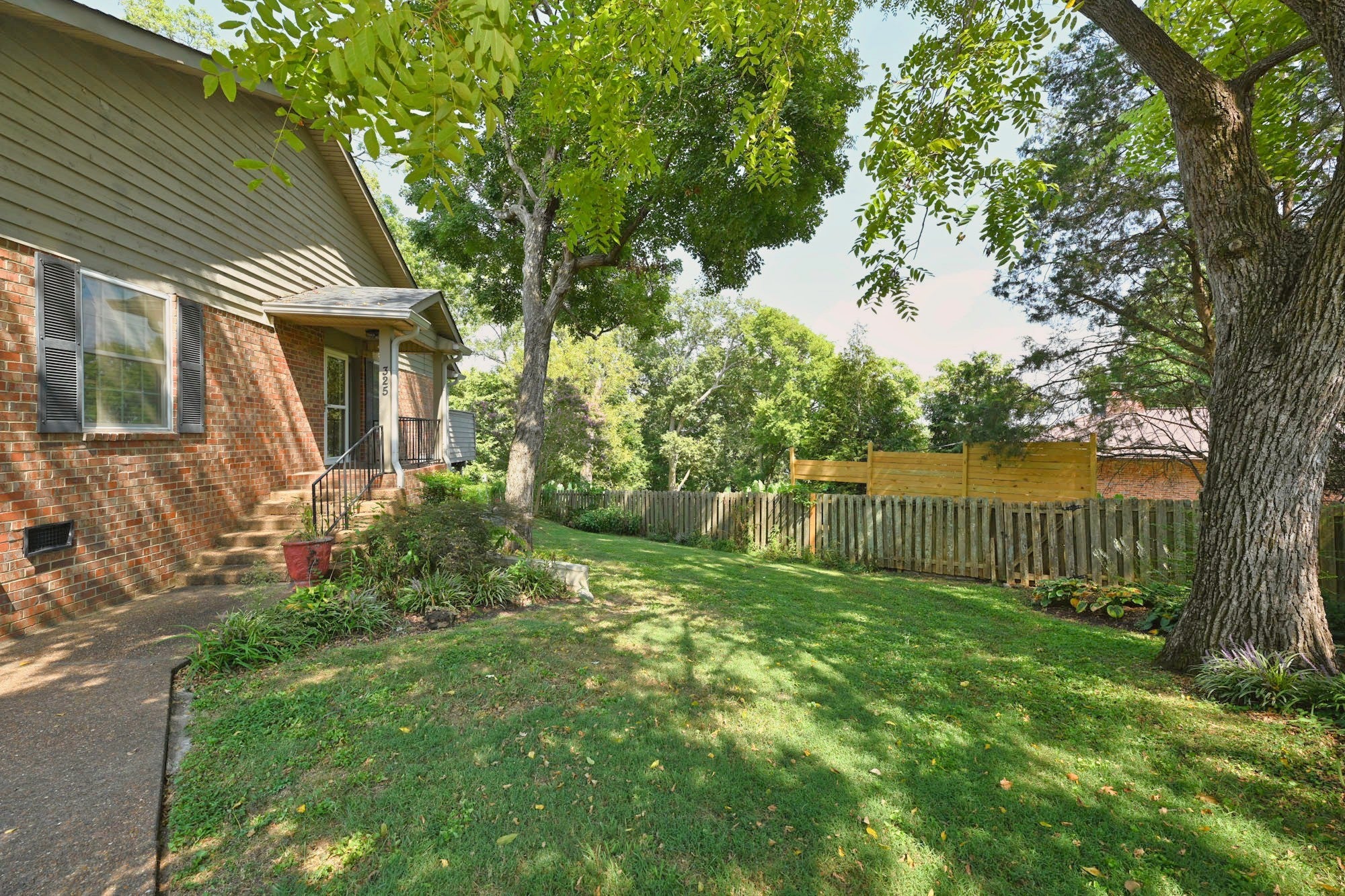 325 Autumn Chase Dr