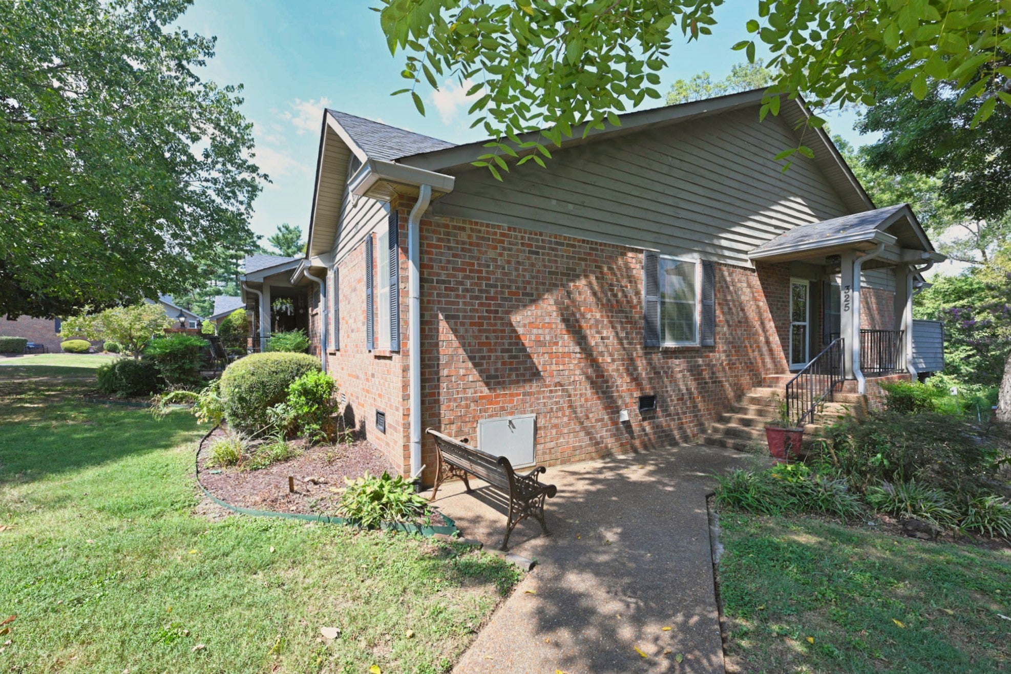 325 Autumn Chase Dr