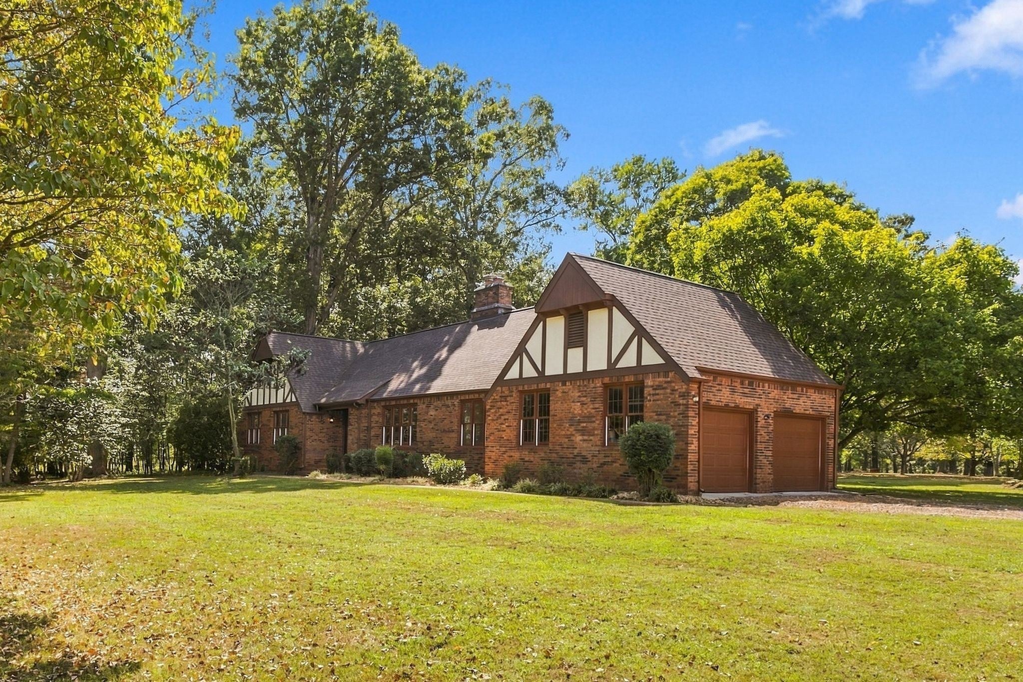 904 Westside Dr