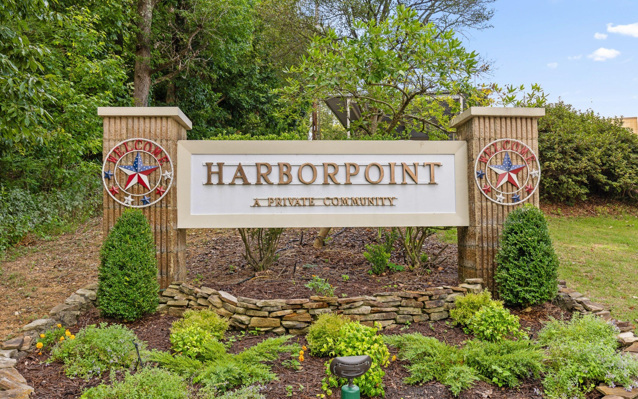 4336 Lakeshore Lane