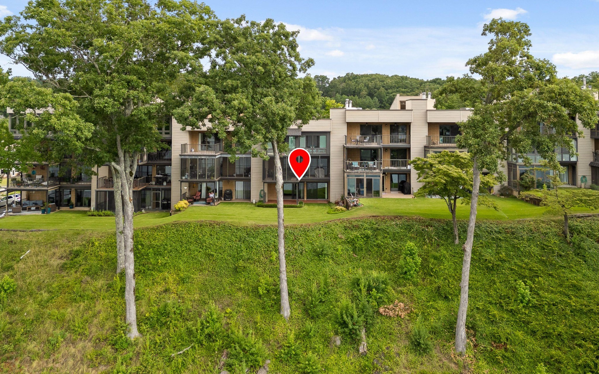 4336 Lakeshore Lane