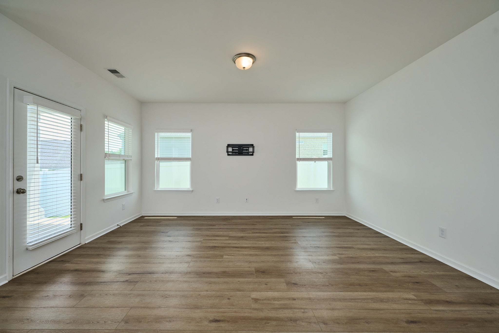 220 Summerlin Dr