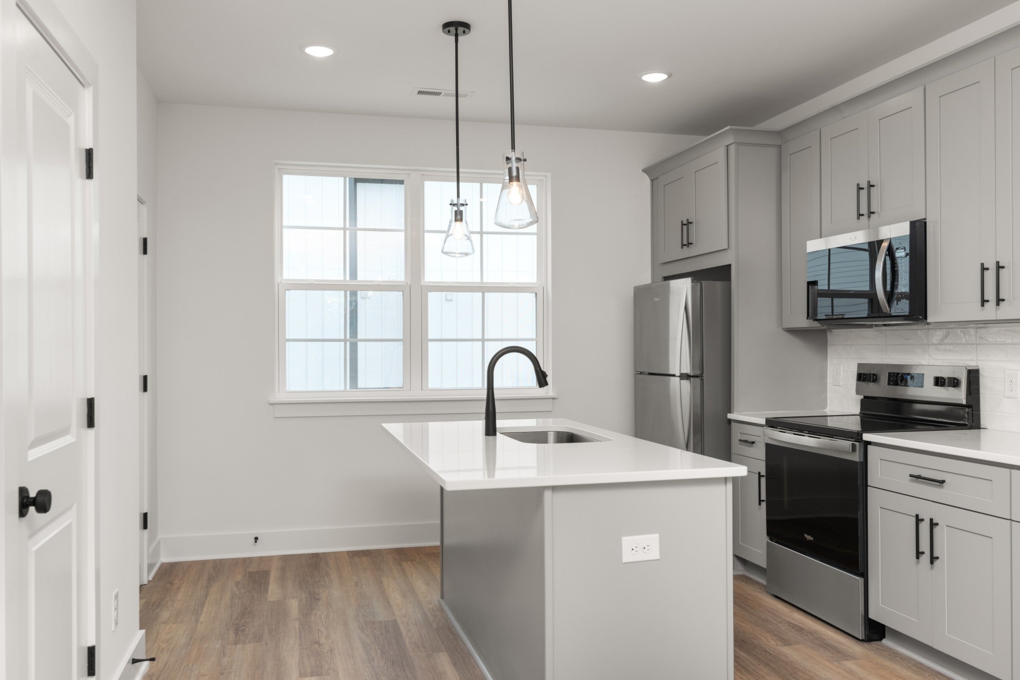 700 N DuPont Ave #201