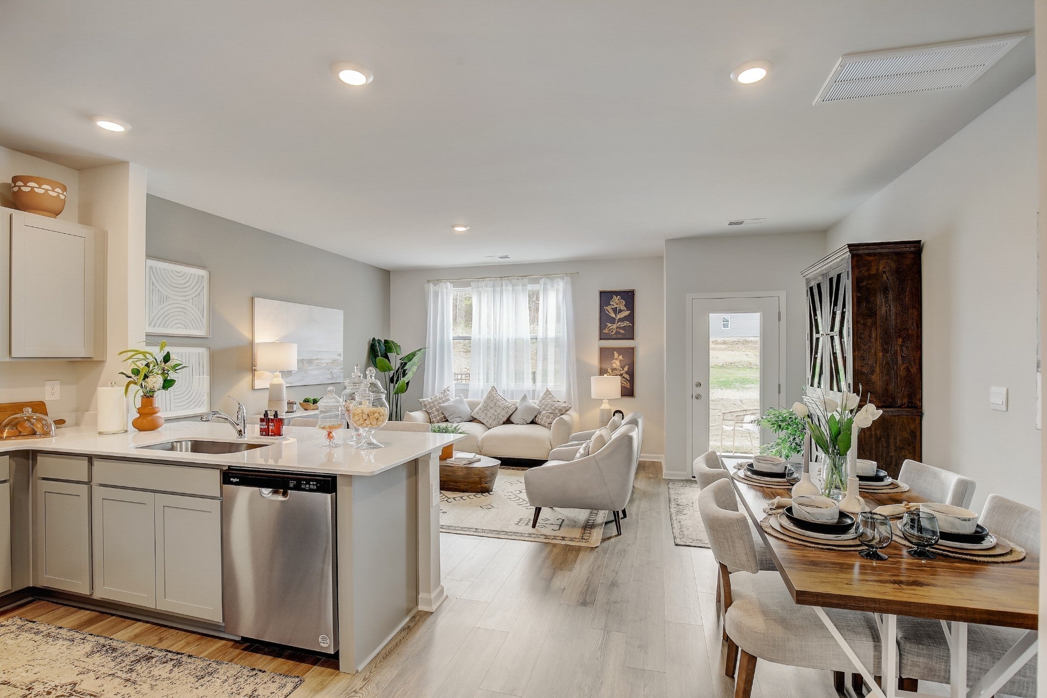 2241 Harlequin Point