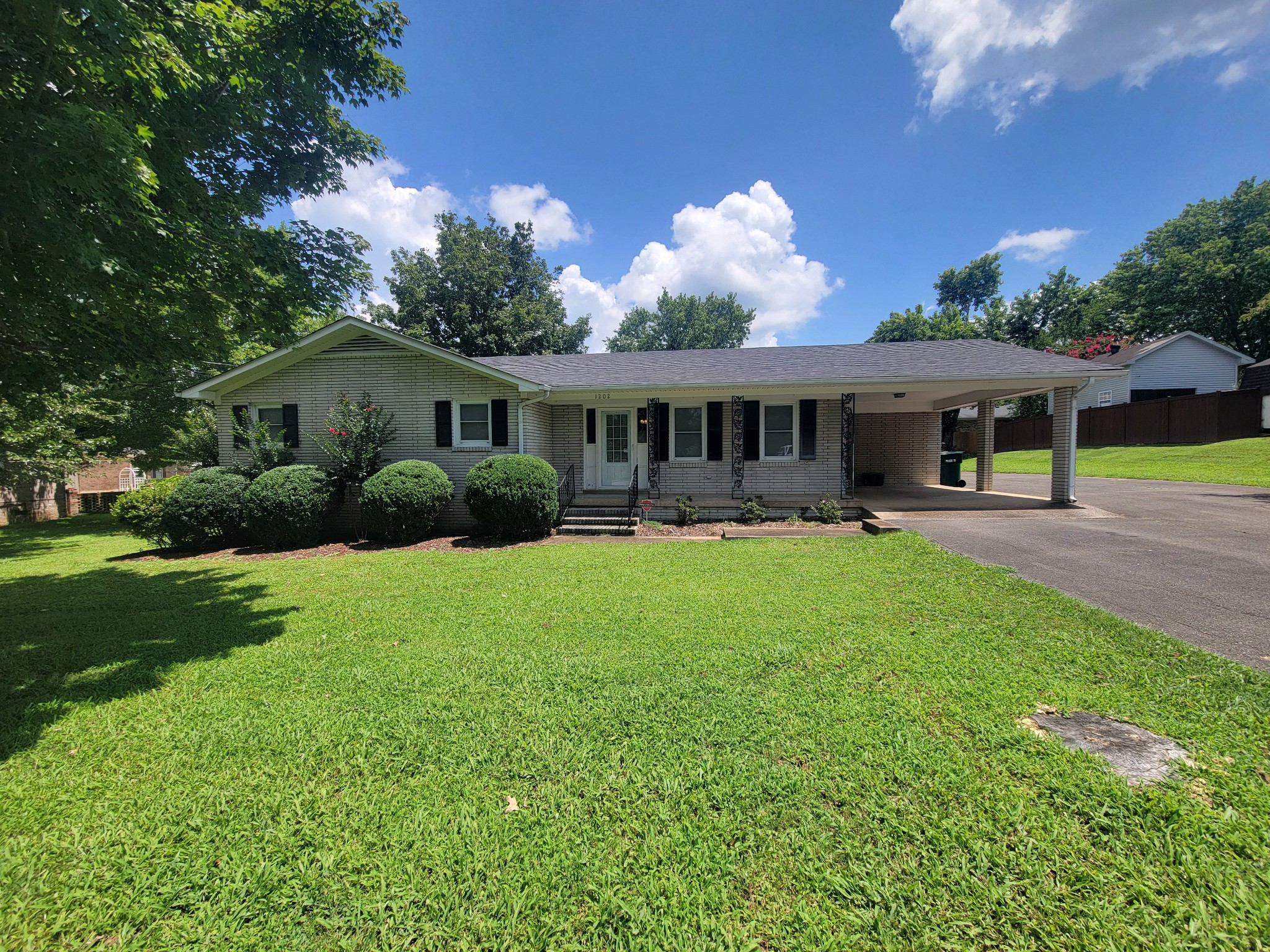 1202 Parker Dr