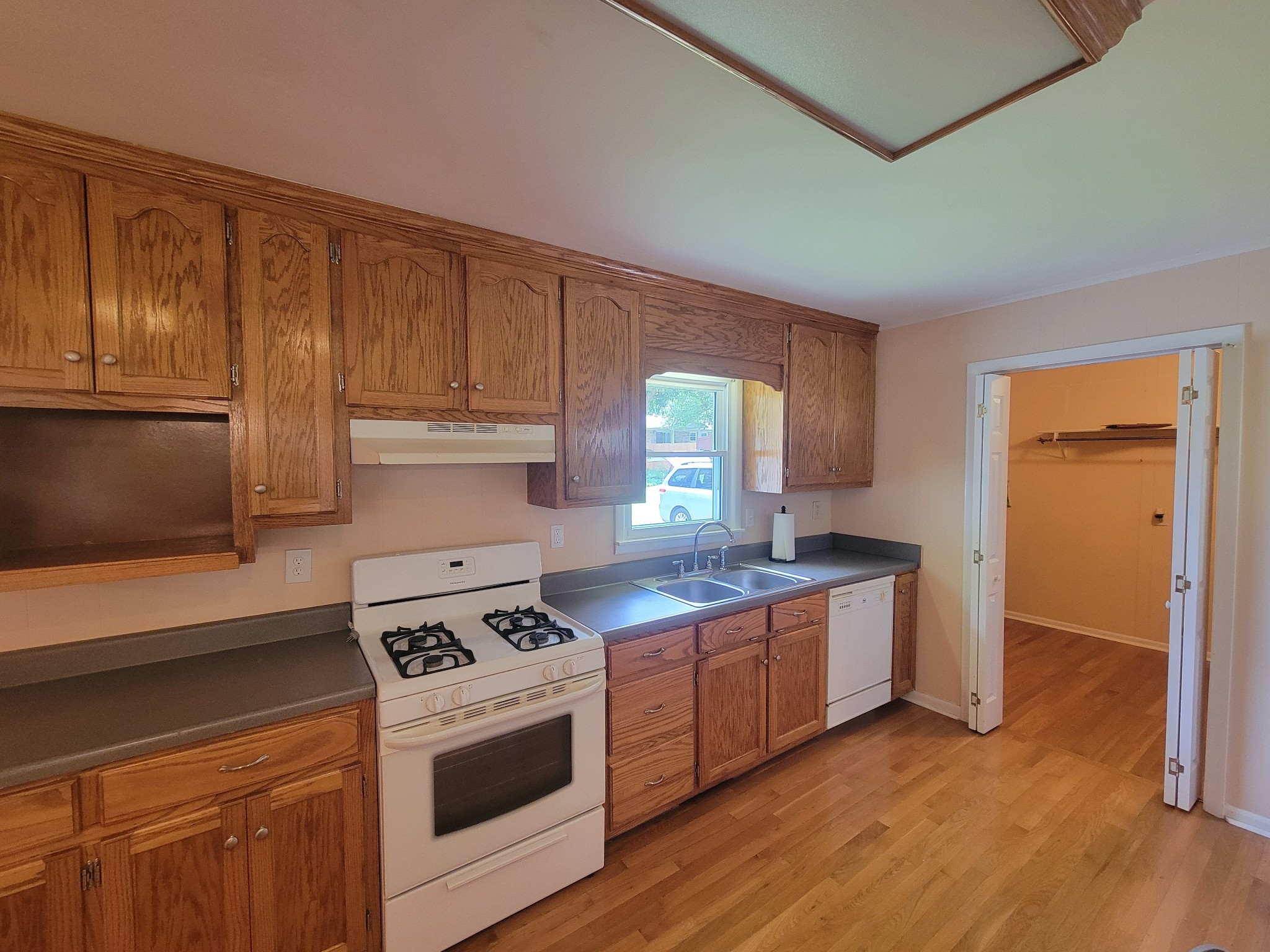 1202 Parker Dr