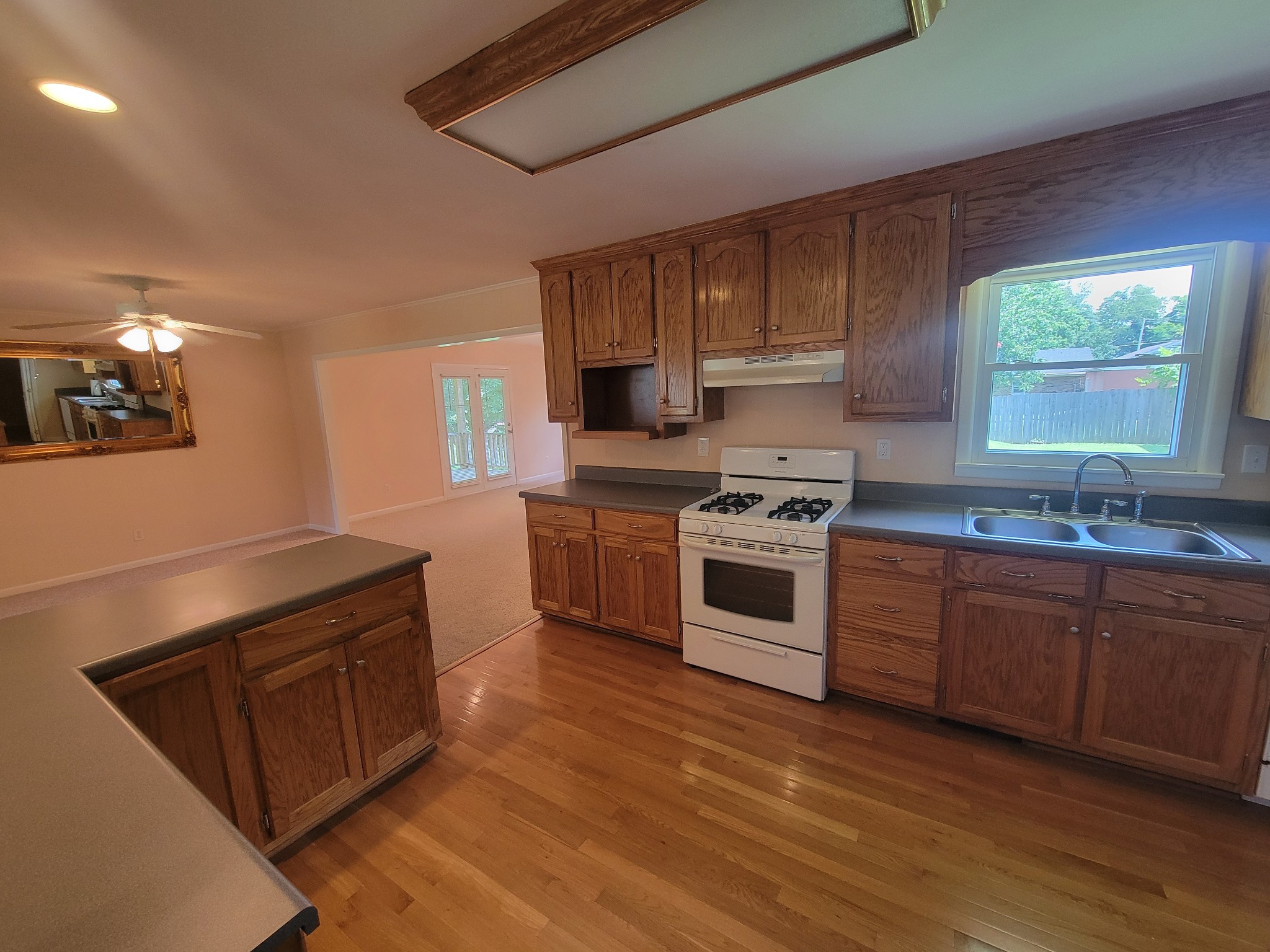 1202 Parker Dr