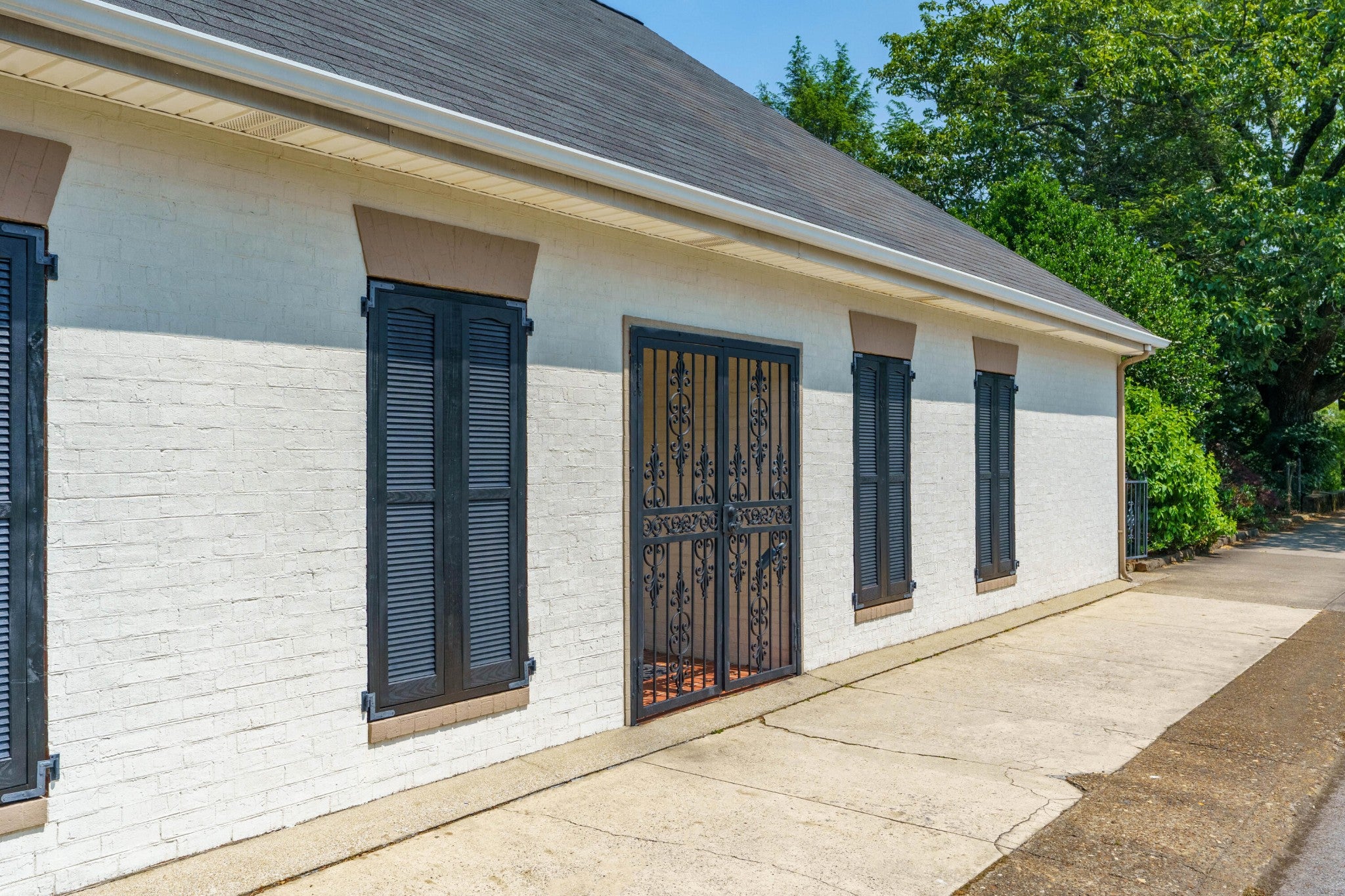 1003 E Brow Road