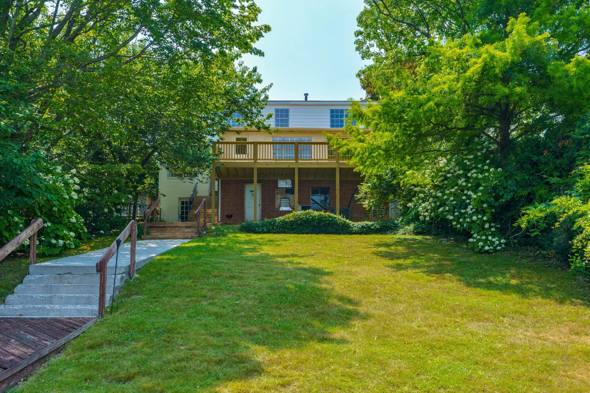 1003 E Brow Road