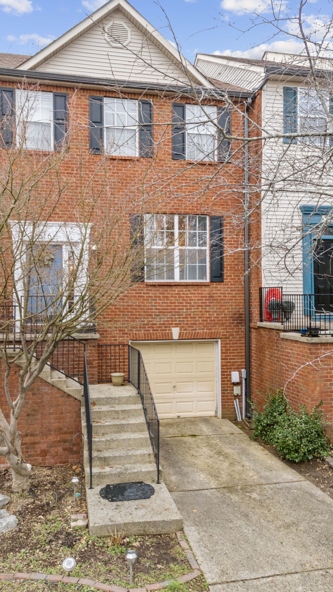 516 Huntington Ridge Dr