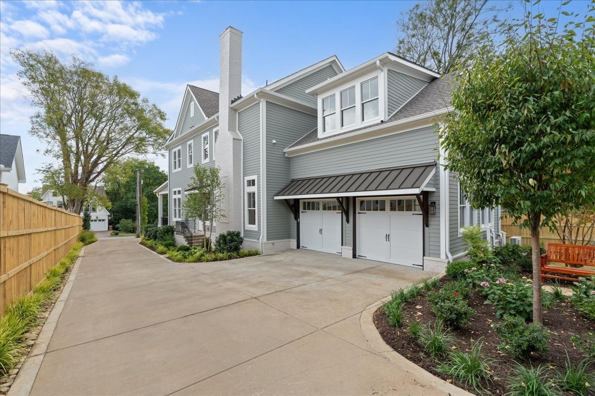 1707 Hillmont Dr
