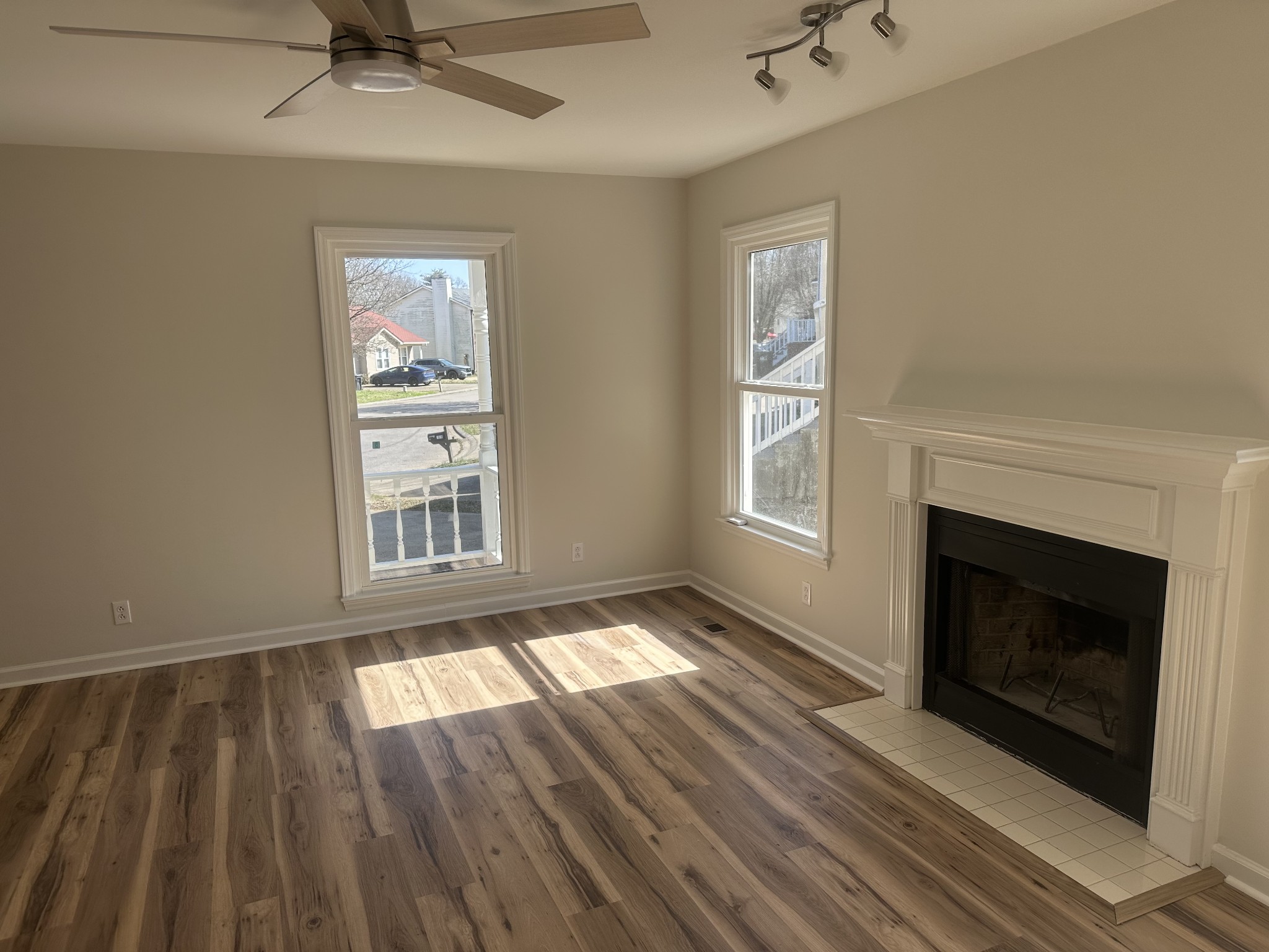 1010 Silver Point Dr