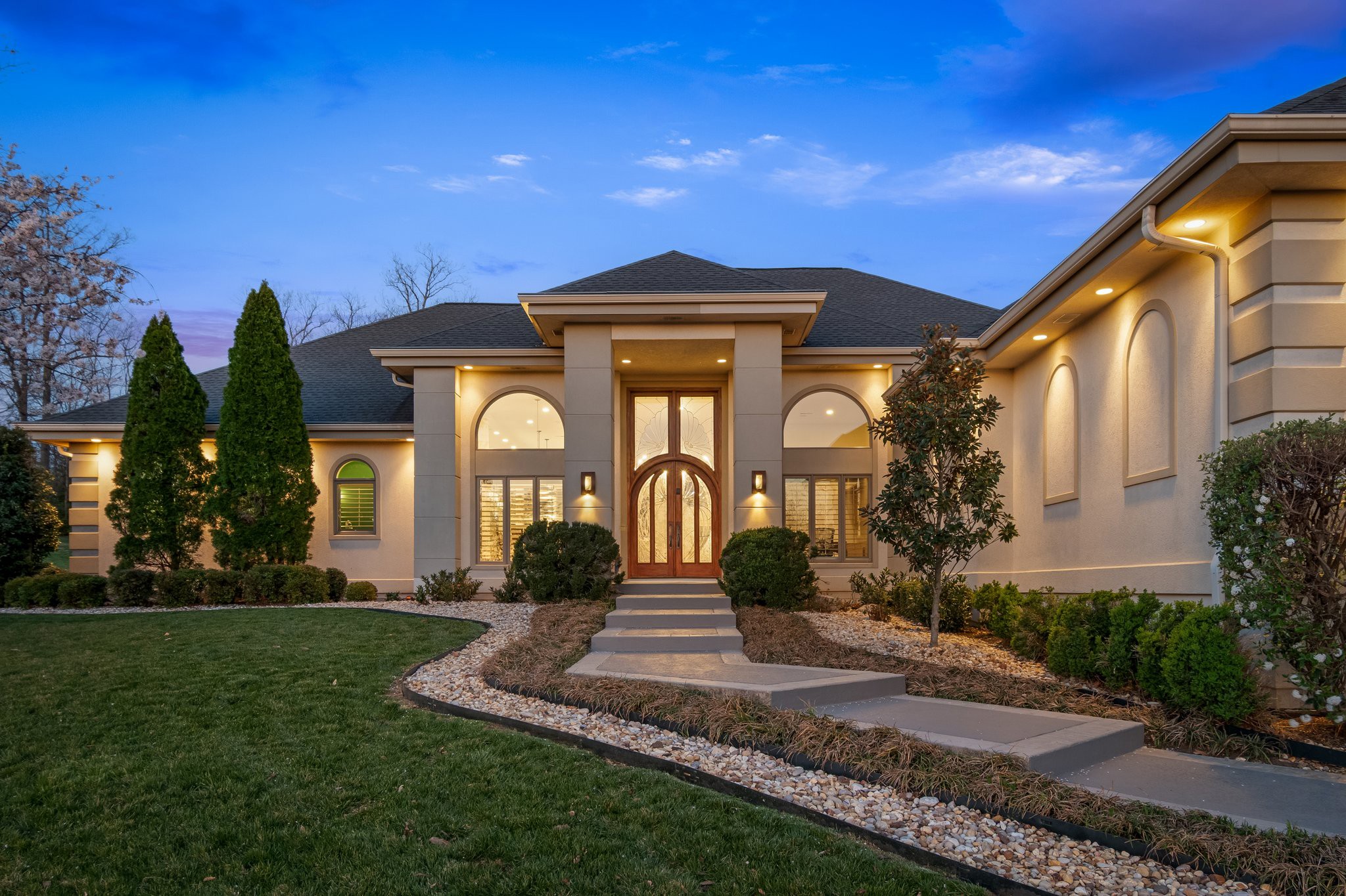 720 Valhalla Ln