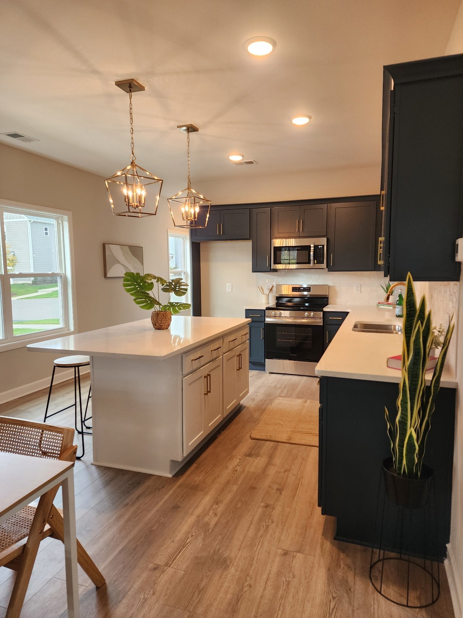 416 Queen Ln