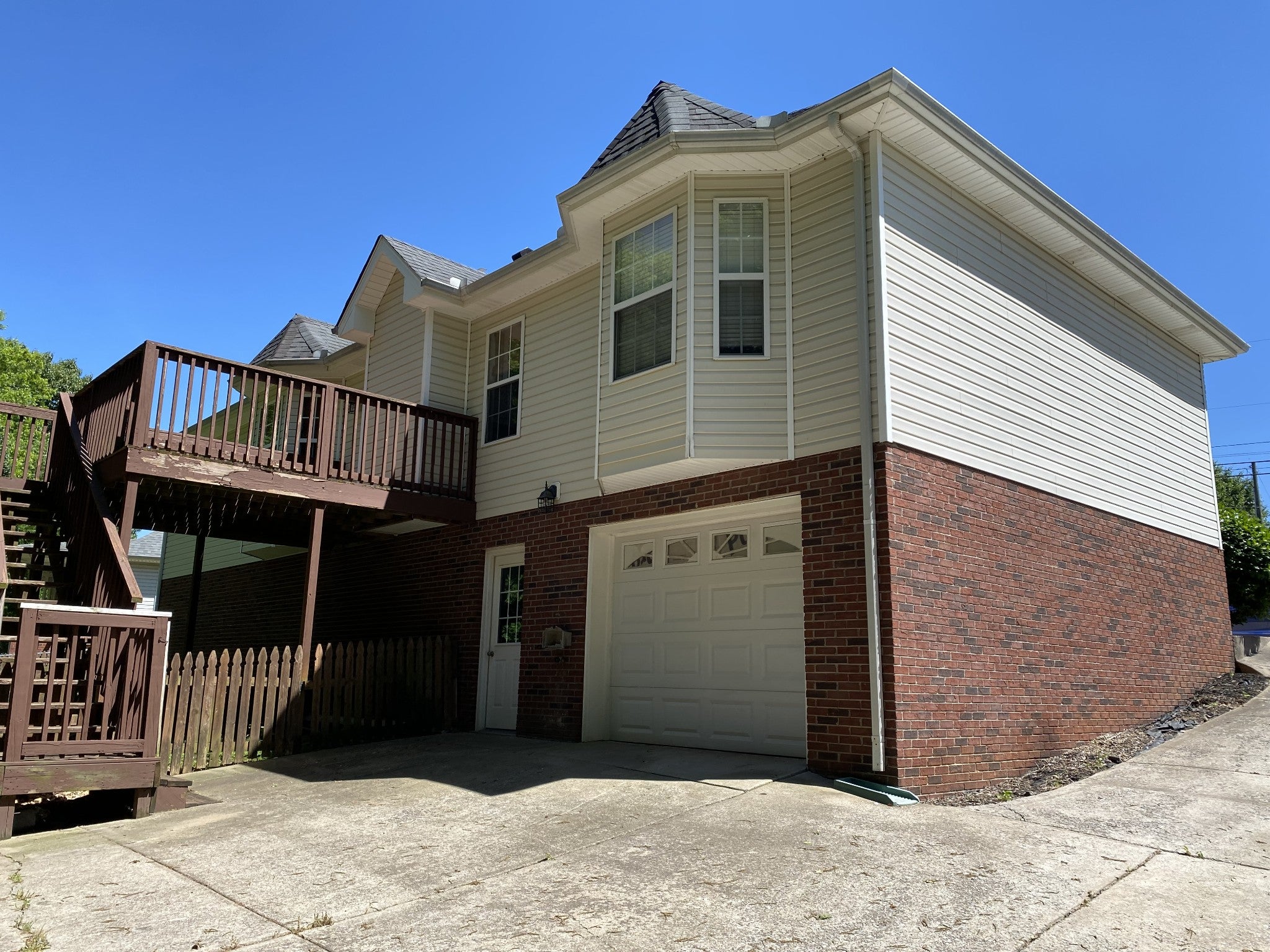 75 West Dr