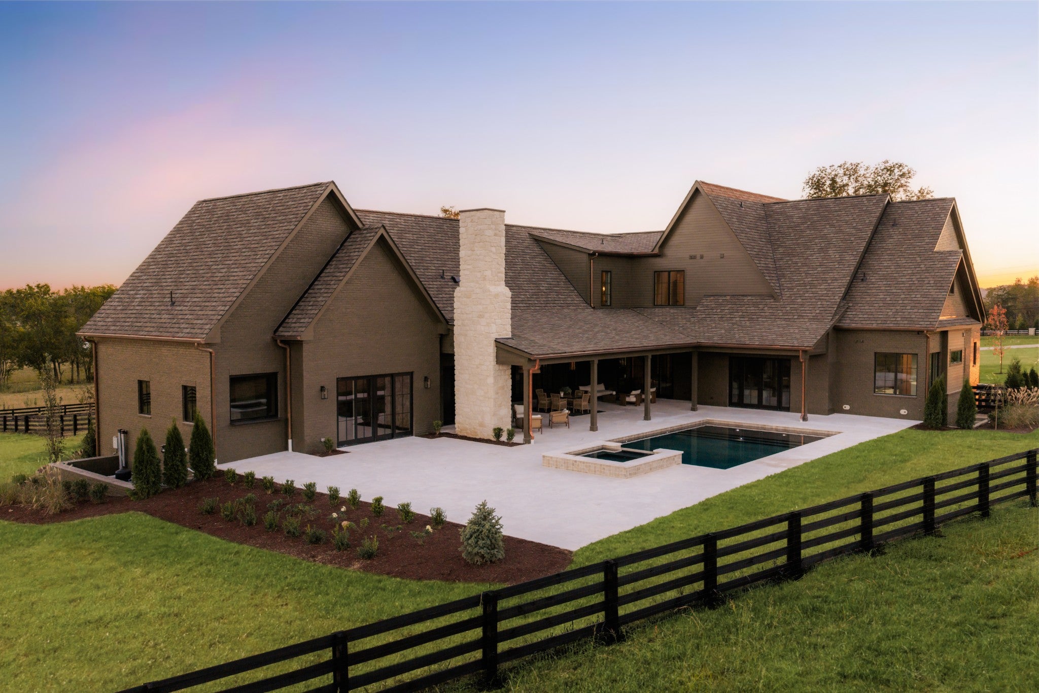 4276 Columbia Pike