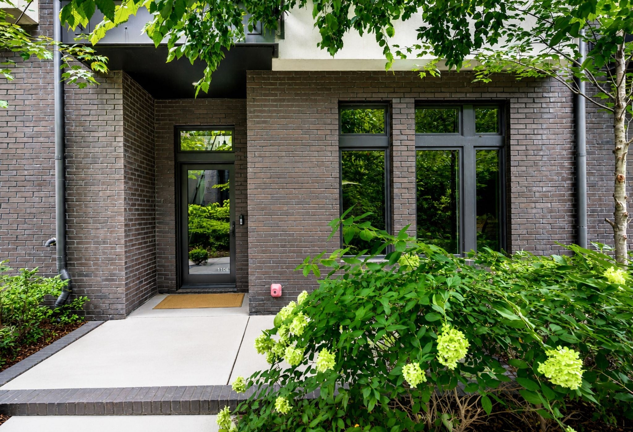 1106 Sigler St 1106