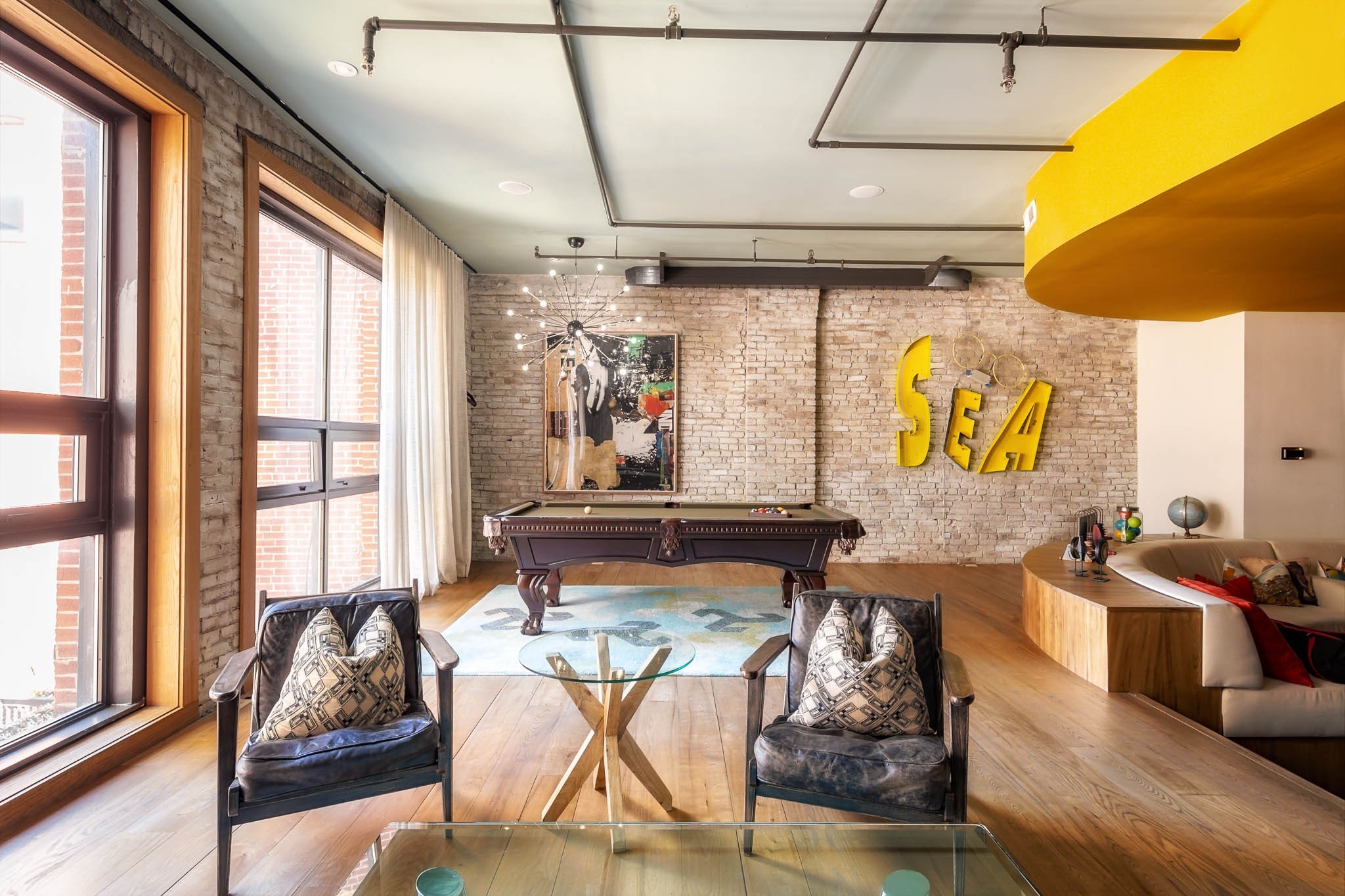 211 3rd Ave N 400