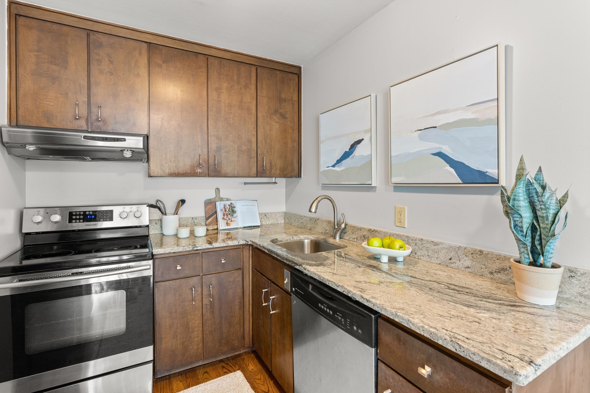 1900 Richard Jones Rd B207