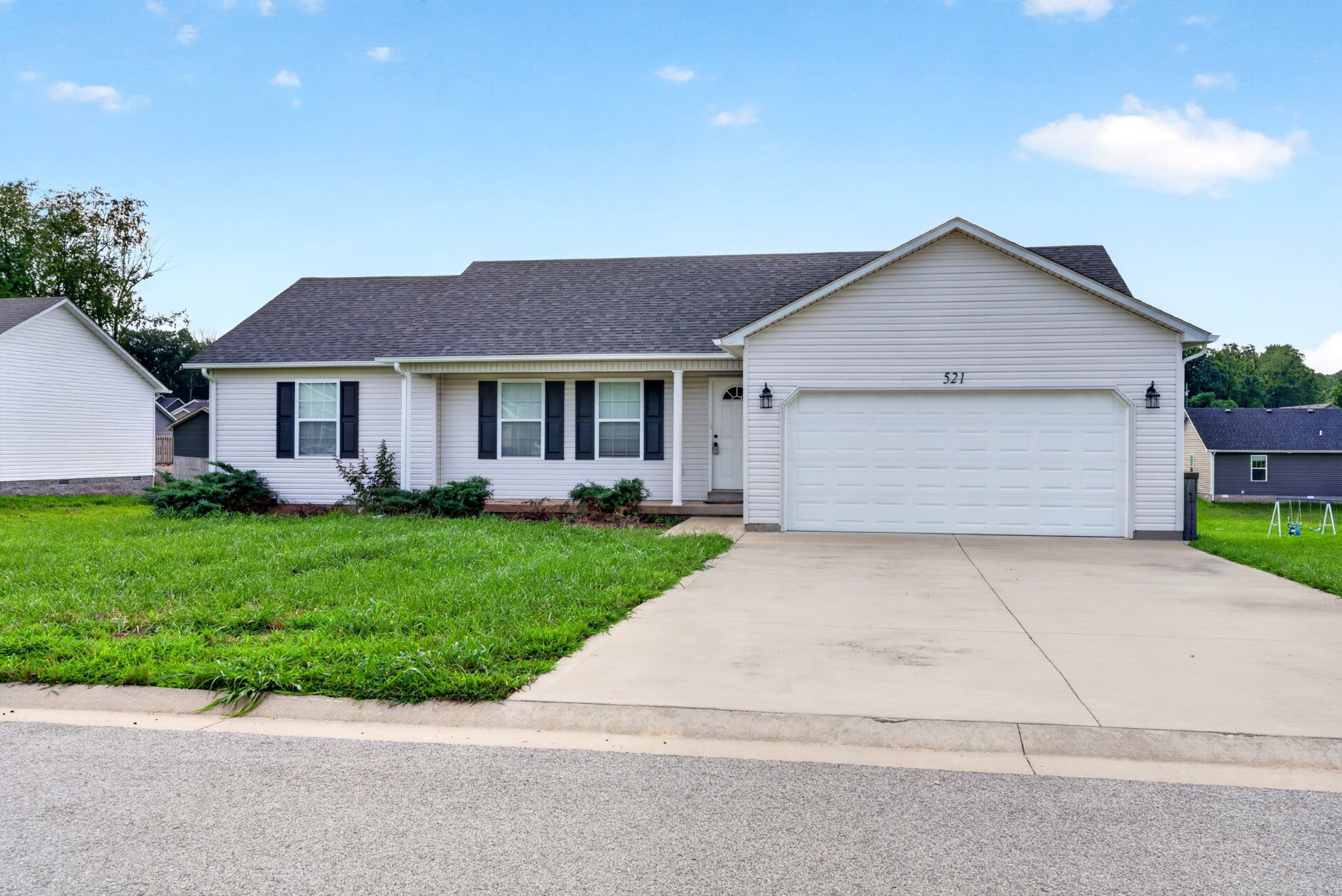 521 Labrador Dr