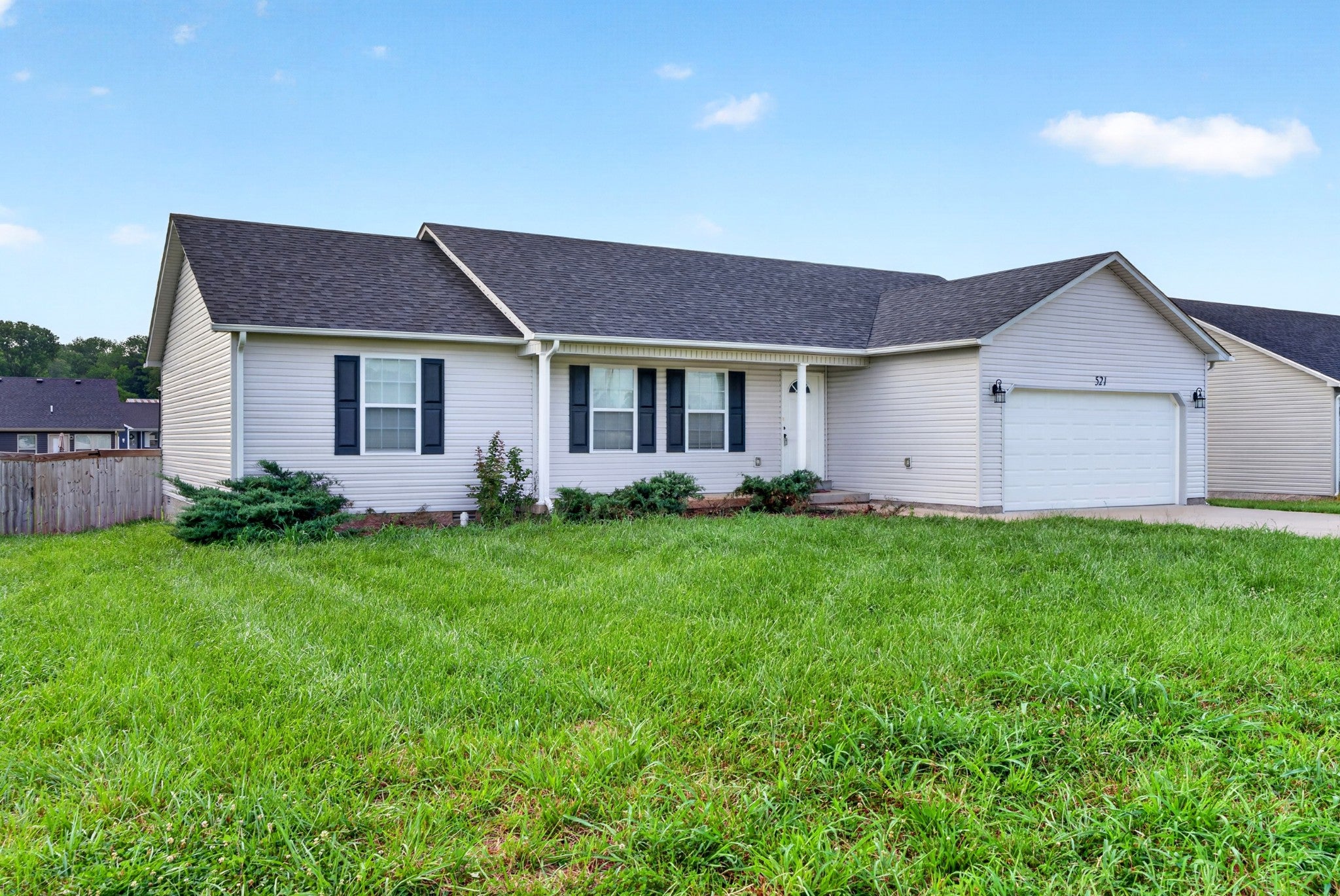 521 Labrador Dr